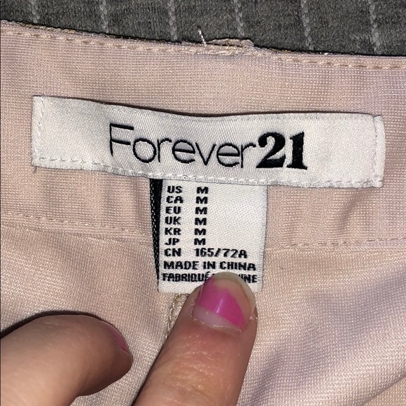 Women’s Forever 21 Gold and Cream Shorts - Picture 3 of 3
